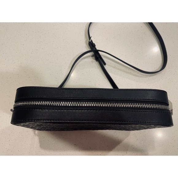 Michael Kors Jet Set Crossbody Bag - Picture 7 of 10